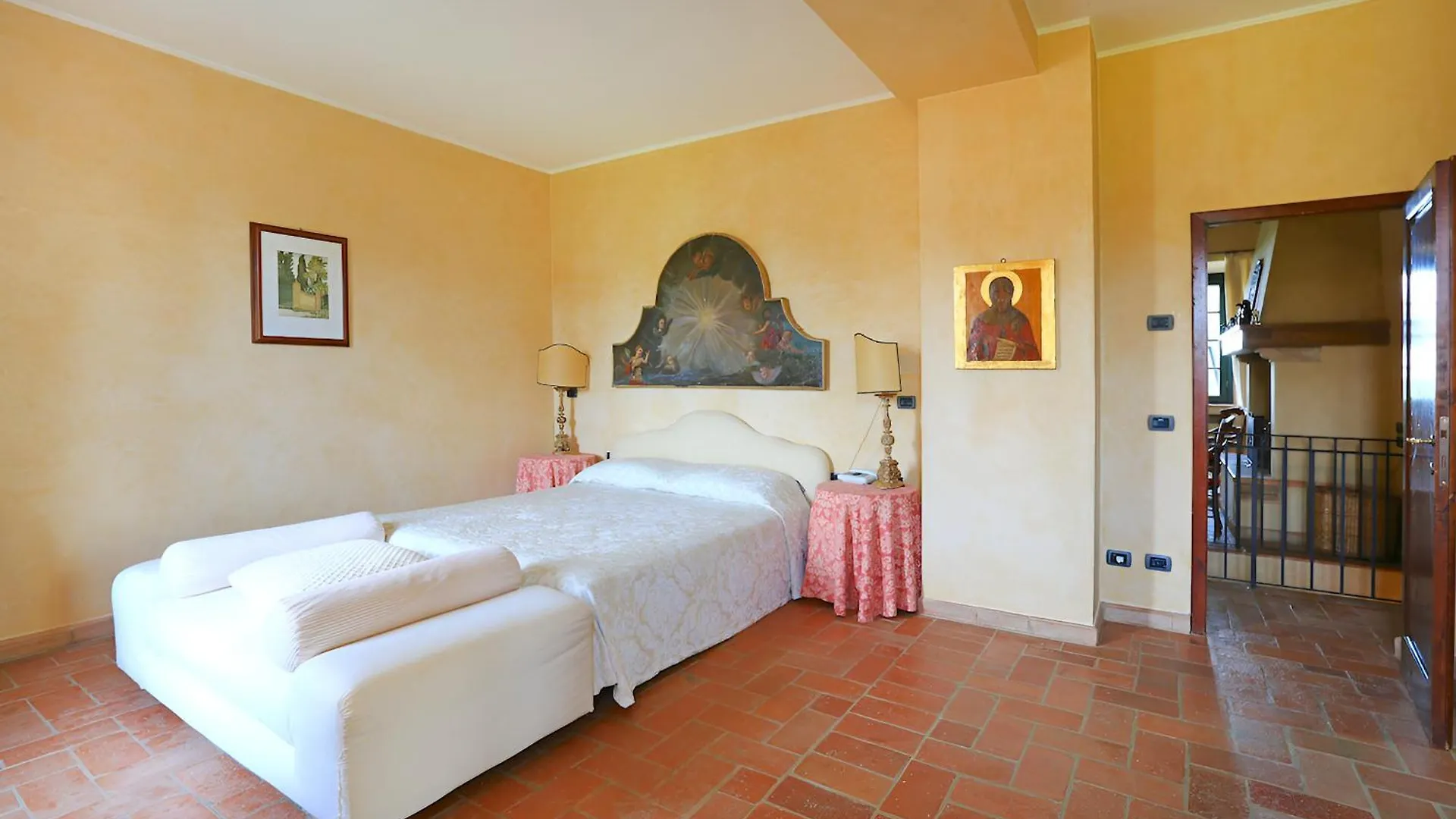 Villa San Girolamo Fattoria Badiola Italien