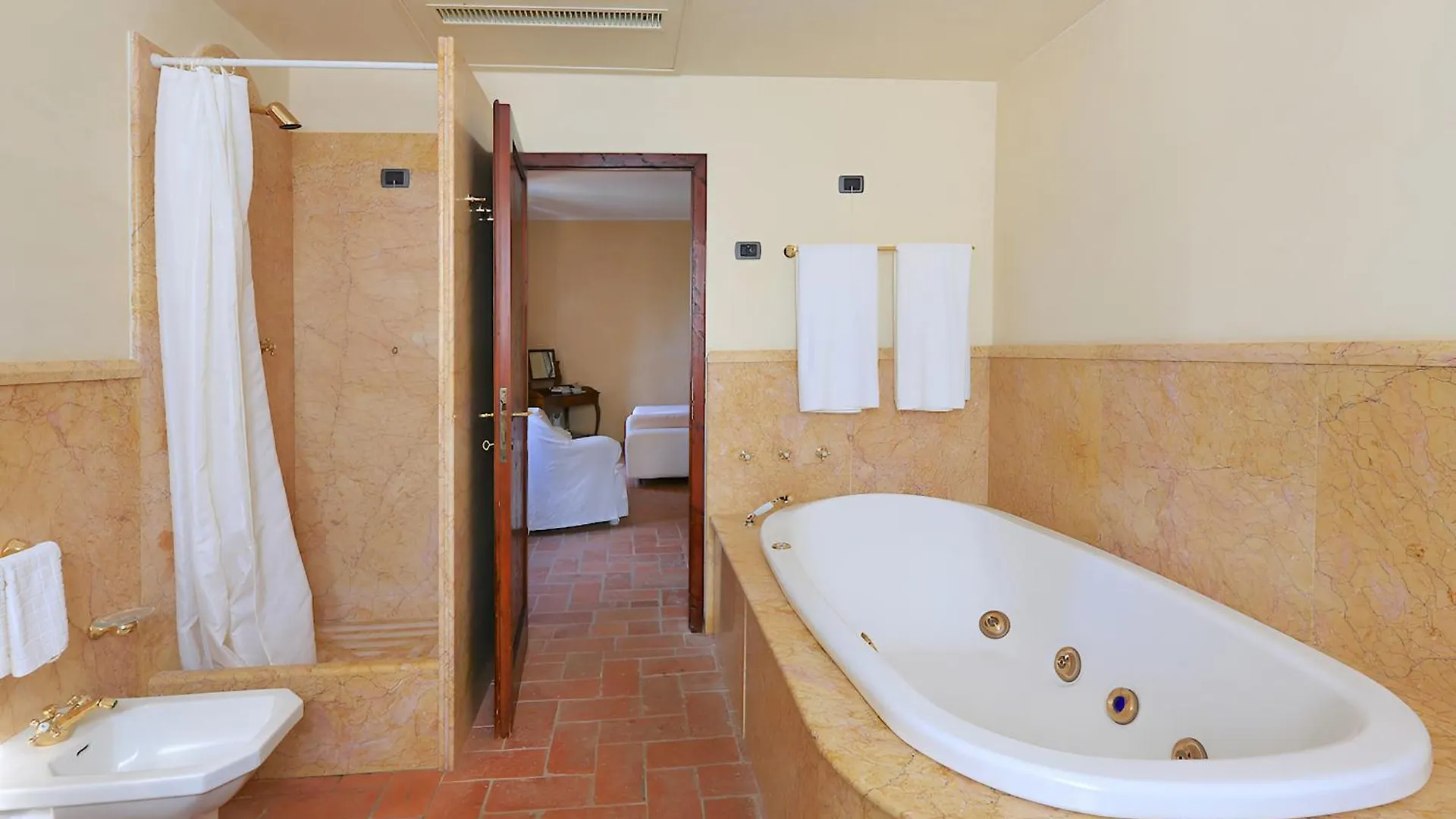 Villa San Girolamo Fattoria Badiola