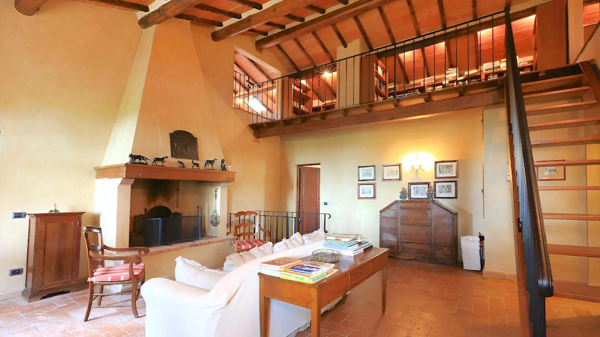 Villa San Girolamo Fattoria Badiola Italien